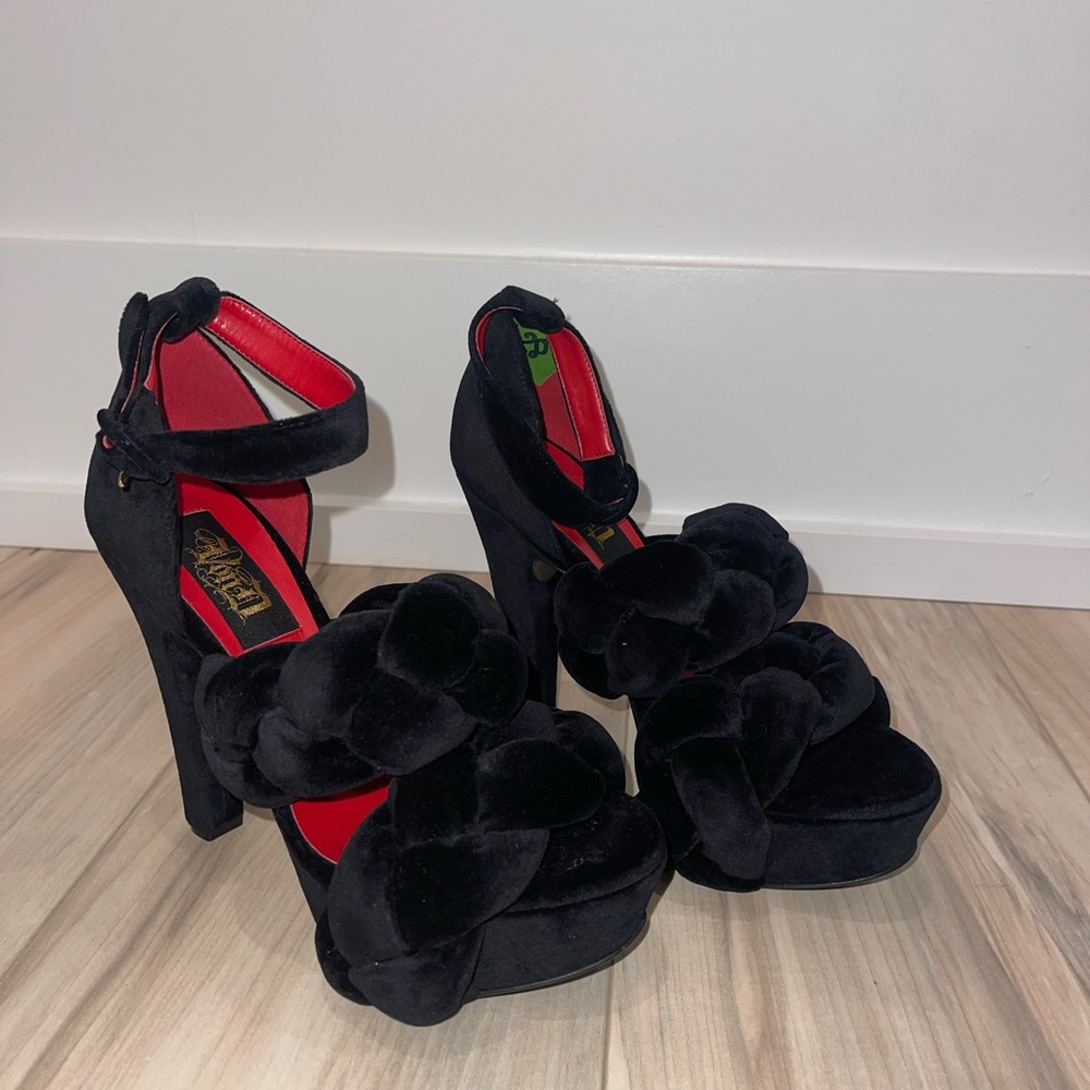 Von Dutch Black Velvet Heels with Red Accents